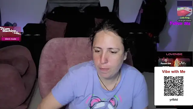 valery adams1 online show from October 30, 2025, 4:03 am