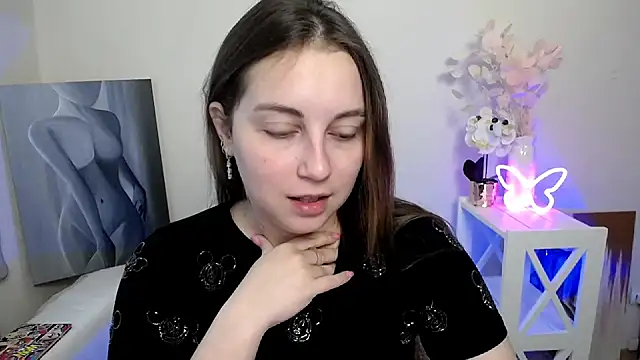 SweetPrincess  online show from May 12, 2026, 5:37 am