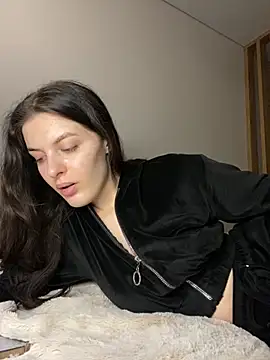 little belucci online show from November 21, 2025, 12:59 pm