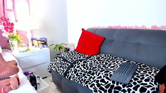 Anaa Bellaa online show from November 15, 2025, 12:30 am