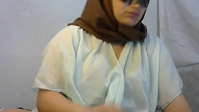 insatiableeee online show from December 24, 2024, 9:11 pm