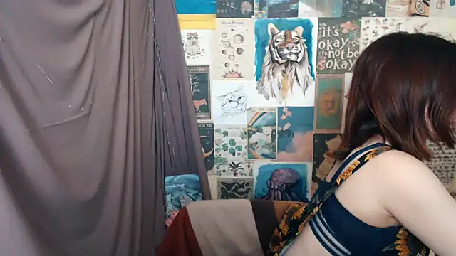 VeryVeryVeryShy  online show from February 3, 2025, 12:57 pm