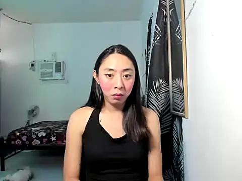 Snapshot of ErikaJayne4u chatting on January 14, 2026, 5:02 am ErikaJayne4u online show from January 14, 2026, 5:02 am