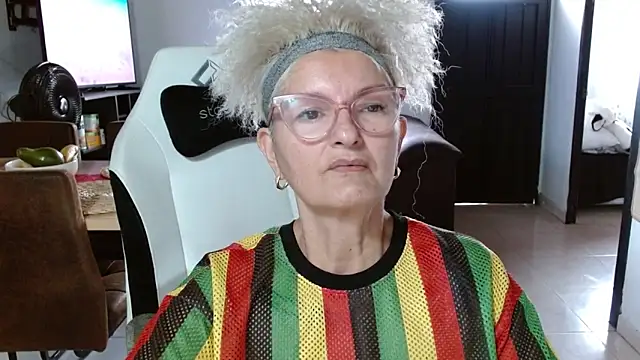 Snapshot of bety-cum2 chatting on February 4, 2026, 3:07 pm bety-cum2 online show from February 4, 2026, 3:07 pm