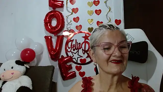 Snapshot of bety-cum2 chatting on February 11, 2026, 9:25 am bety-cum2 online show from February 11, 2026, 9:25 am