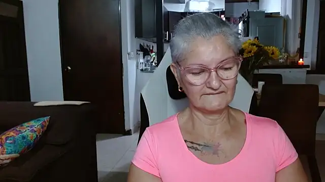 Snapshot of bety-cum2 chatting on February 20, 2026, 10:05 am bety-cum2 online show from February 20, 2026, 10:05 am