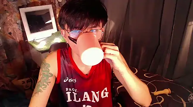 Snapshot of Sexy_Handsome_Drex chatting on December 2, 2024, 7:36 am Sexy Handsome Drex online show from December 2, 2024, 7:36 am