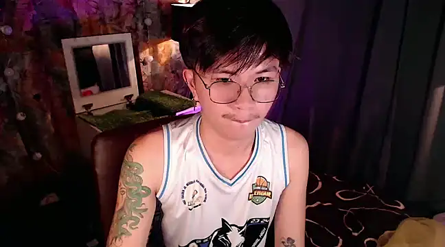 Snapshot of Sexy_Handsome_Drex chatting on December 6, 2024, 8:59 am Sexy Handsome Drex online show from December 6, 2024, 8:59 am