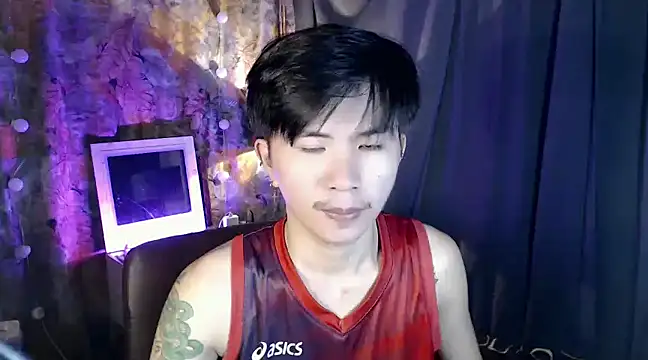 Snapshot of Sexy_Handsome_Drex chatting on December 9, 2024, 8:11 am Sexy Handsome Drex online show from December 9, 2024, 8:11 am