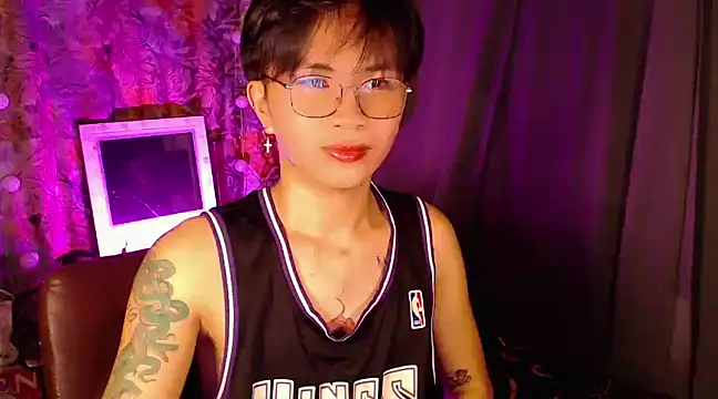 Snapshot of Sexy_Handsome_Drex chatting on December 10, 2024, 1:00 pm Sexy Handsome Drex online show from December 10, 2024, 1:00 pm