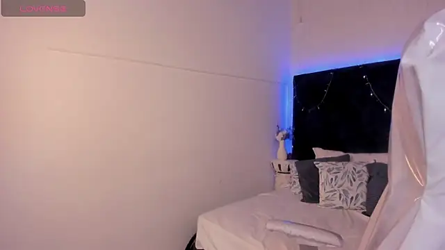 lauren fit online show from March 7, 2025, 3:28 pm