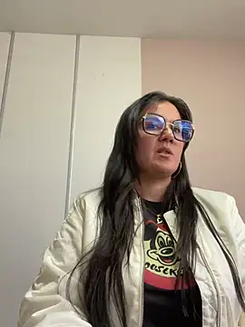 SWEETLILY18 online show from January 23, 2025, 2:50 pm