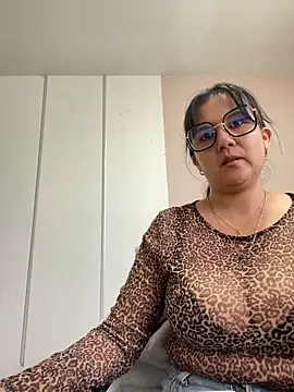 SWEETLILY18 online show from March 5, 2025, 2:45 pm