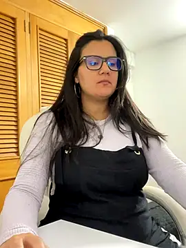 SWEETLILY18 online show from October 2, 2025, 9:44 pm