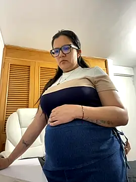 SWEETLILY18 online show from October 15, 2025, 10:54 pm