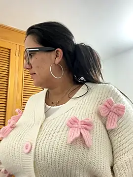 SWEETLILY18 online show from November 29, 2025, 9:18 pm