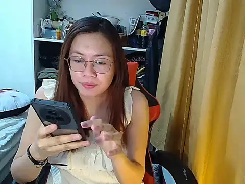 Snapshot of crizzybel chatting on April 18, 2026, 5:33 am crizzybel online show from April 18, 2026, 5:33 am