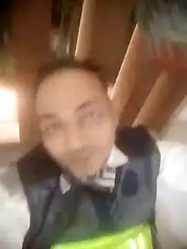 hot-man12xh online show from December 16, 2025, 4:01 pm