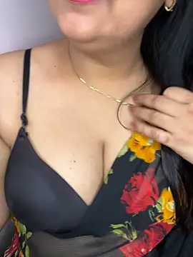 Snapshot of Zoya_Varma004 chatting on November 28, 2025, 9:34 am Zoya Varma004 online show from November 28, 2025, 9:34 am