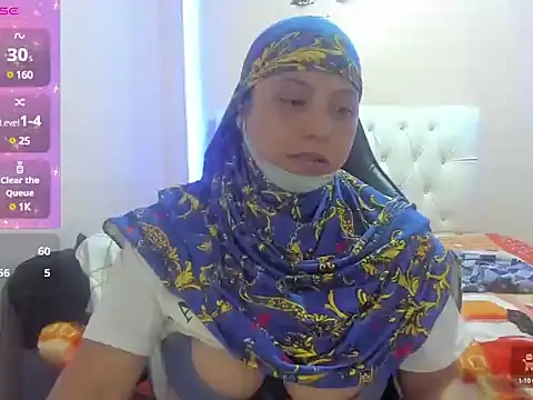 Leylafourniert online show from January 12, 2025, 8:25 pm