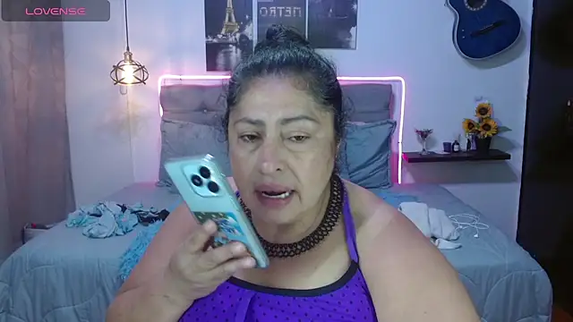 Snapshot of Keyla01_ chatting on April 18, 2026, 12:42 pm Keyla01 online show from April 18, 2026, 12:42 pm