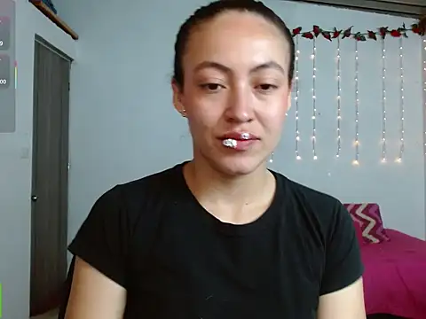 Snapshot of Olivia_Bright chatting on February 24, 2026, 6:39 pm Olivia Bright online show from February 24, 2026, 6:39 pm