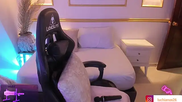 lucy26  online show from March 6, 2025, 2:30 am