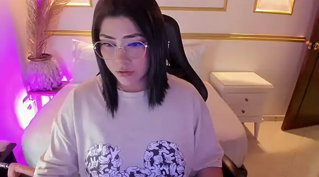 lucy26  online show from March 11, 2025, 8:30 am