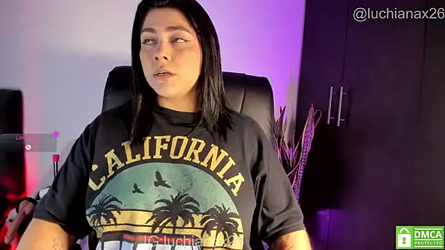 lucy26  online show from April 10, 2026, 2:39 am