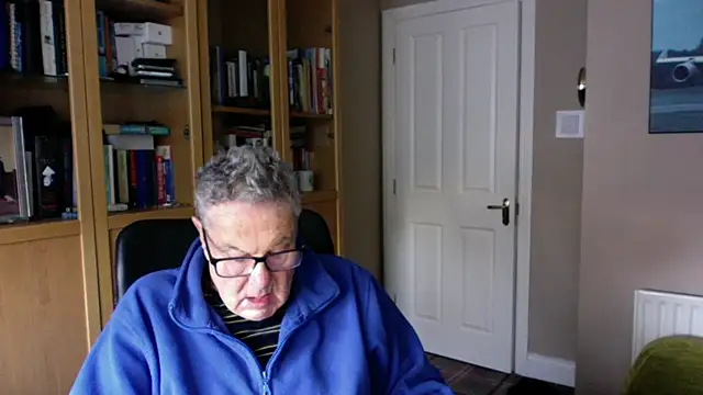 Snapshot of Oldpistolpete chatting on January 18, 2025, 10:17 am Oldpistolpete online show from January 18, 2025, 10:17 am