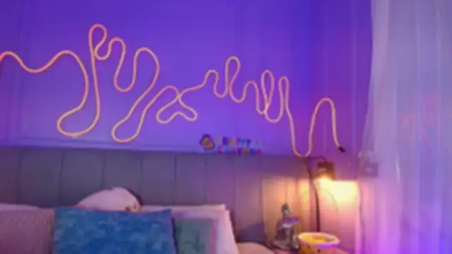 Sofly s online show from April 6, 2026, 11:55 am