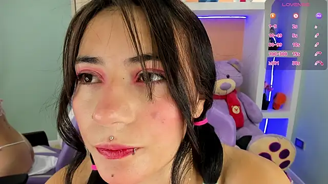 miss sharlotte18 online show from February 8, 2025, 11:12 am