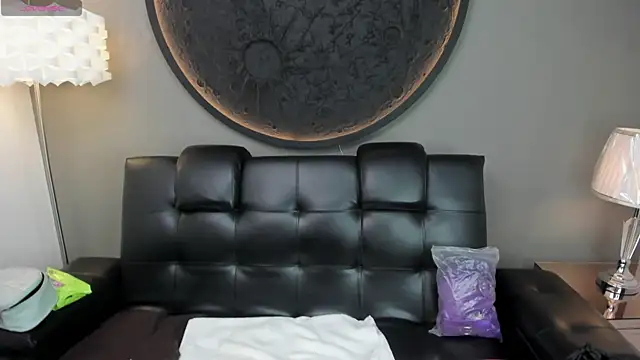 miss sharlotte18 online show from March 4, 2025, 6:07 pm