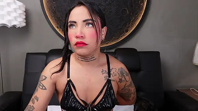 miss vaiolette online show from June 27, 2026, 11:04 am