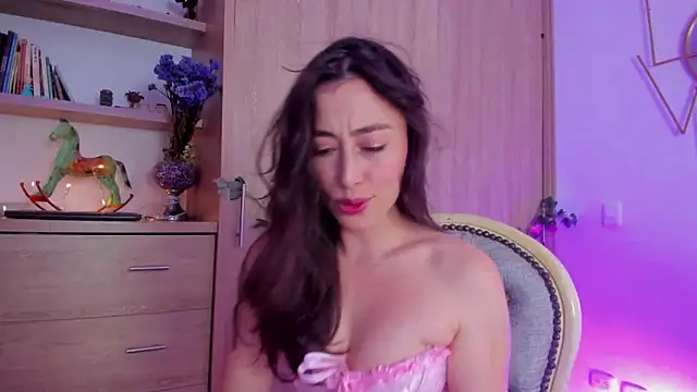 Amatiista online show from March 7, 2026, 4:59 pm