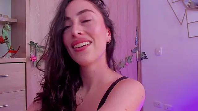 Amatiista online show from March 21, 2026, 9:29 pm