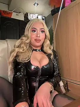 BigDominaMia online show from February 9, 2026, 12:31 pm