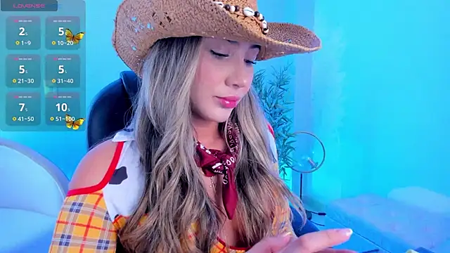 NiaBennet  online show from October 15, 2025, 5:13 pm