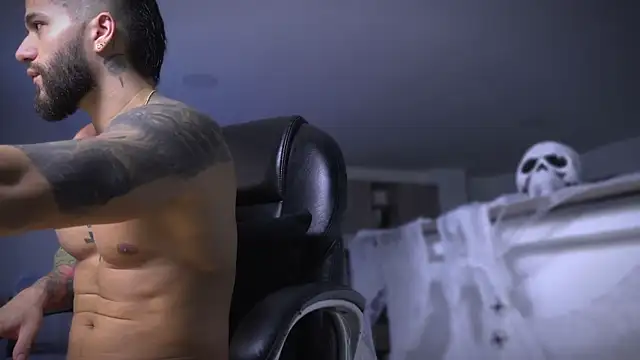 Frank Farrell online show from October 28, 2025, 10:34 pm