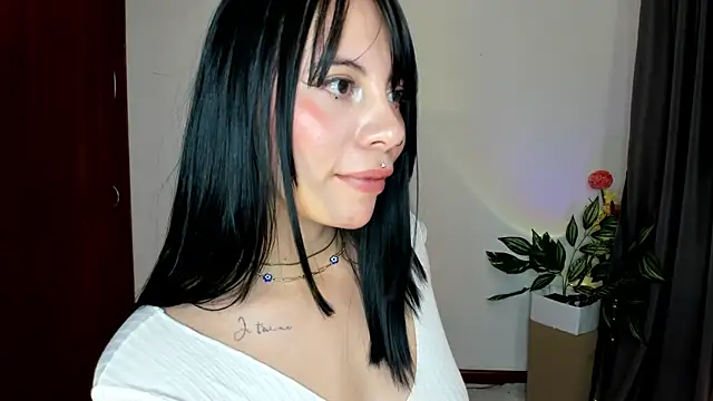 Silvanna-Moree online show from May 31, 2026, 12:19 am