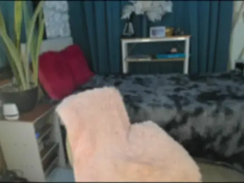 Laura yourhottestbabe123 online show from February 5, 2026, 2:05 am