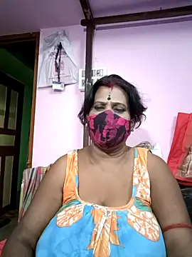 Snapshot of parioo7 chatting on October 22, 2025, 4:40 pm parioo7 online show from October 22, 2025, 4:40 pm
