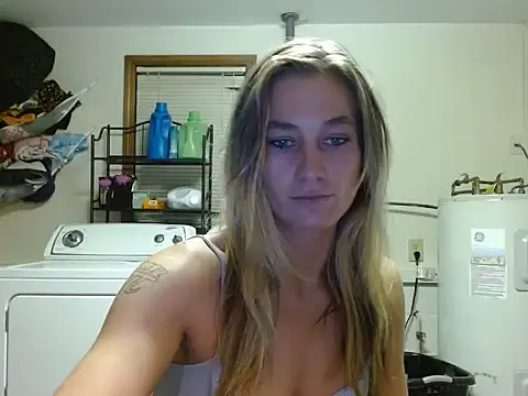 Snapshot of missymilf chatting on October 20, 2025, 2:23 am missymilf online show from October 20, 2025, 2:23 am