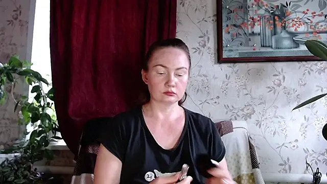 Snapshot of EmilyDoth chatting on July 16, 2026, 9:26 am EmilyDoth online show from July 16, 2026, 9:26 am