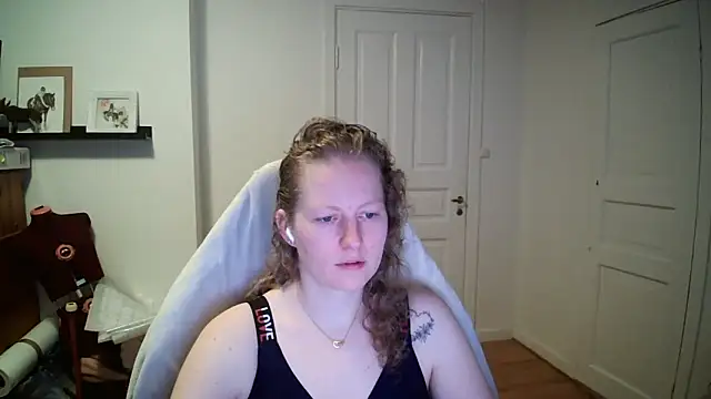 Snapshot of Girlnina-1995 chatting on March 3, 2026, 7:58 am Girlnina-1995 online show from March 3, 2026, 7:58 am