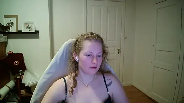 Snapshot of Girlnina-1995 chatting on March 4, 2026, 8:48 pm Girlnina-1995 online show from March 4, 2026, 8:48 pm