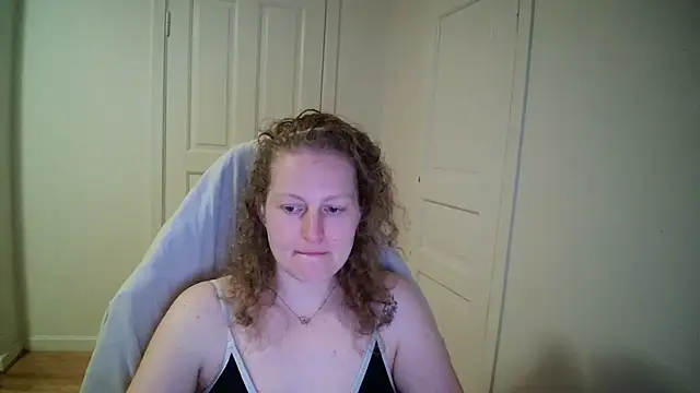 Snapshot of Girlnina-1995 chatting on April 7, 2026, 7:25 pm Girlnina-1995 online show from April 7, 2026, 7:25 pm