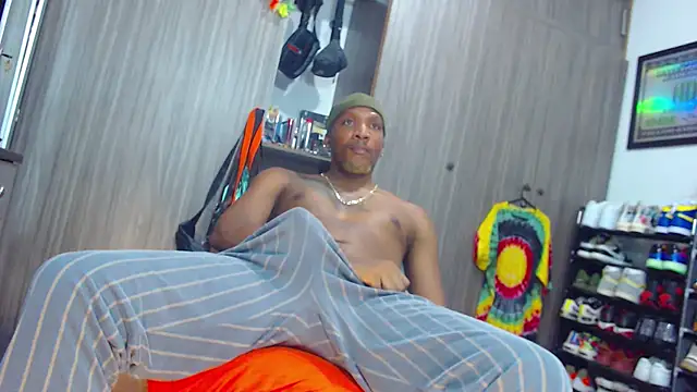 Snapshot of bigdickxblackx chatting on May 24, 2026, 7:35 am bigdickxblackx online show from May 24, 2026, 7:35 am