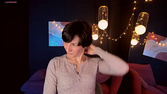 LorenDaze online show from January 15, 2025, 2:02 pm