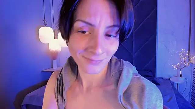 LorenDaze online show from March 12, 2025, 4:46 pm